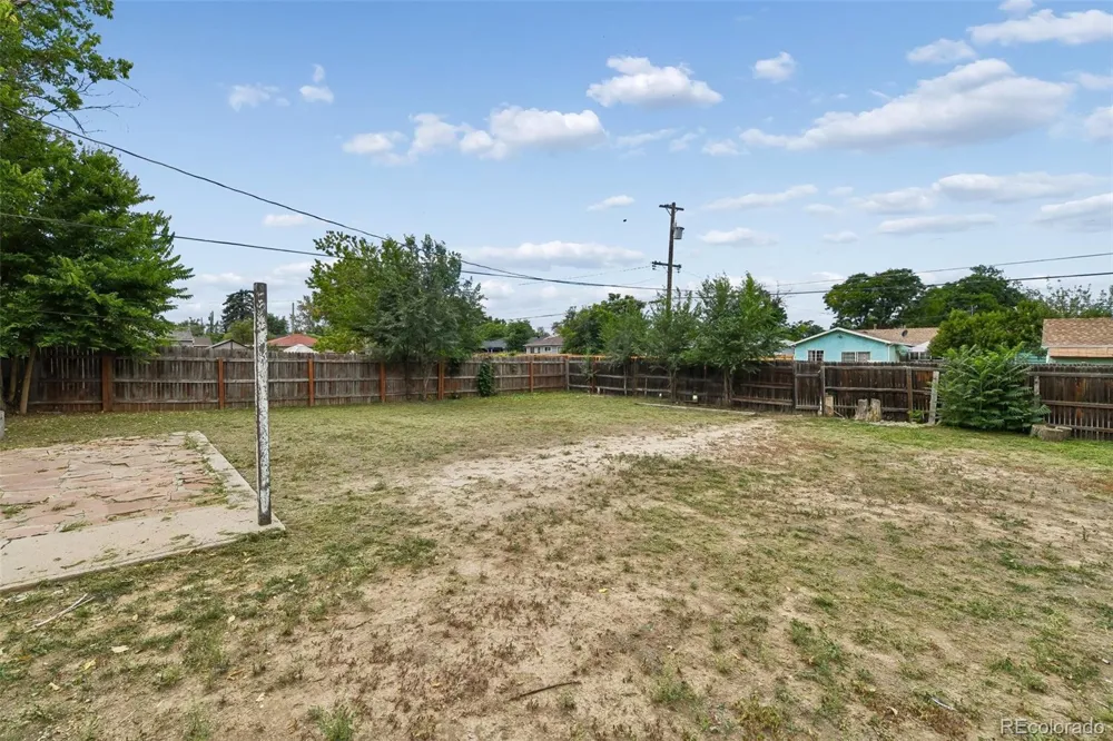729 Havana Street Aurora, CO 80010
