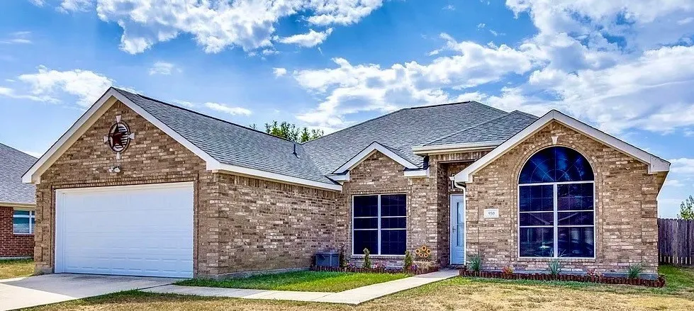 950 W Ash Street Celina, TX 75009