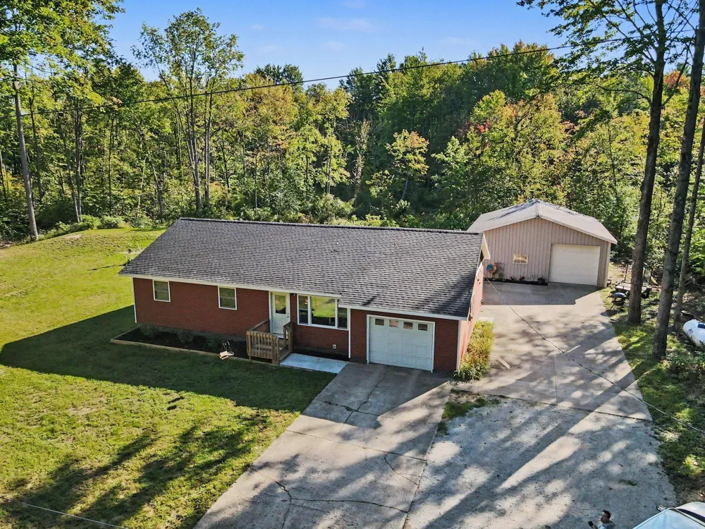 4880 S Carr Road Fruitport, MI 49415