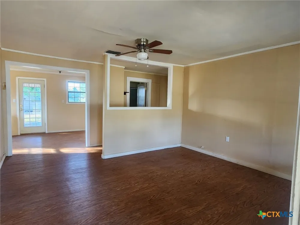 107 E Saint Mary Street Runge, TX 78151