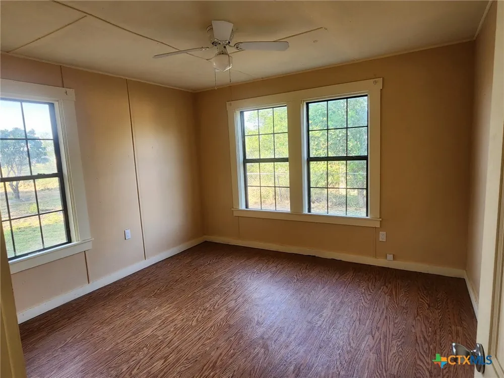 107 E Saint Mary Street Runge, TX 78151