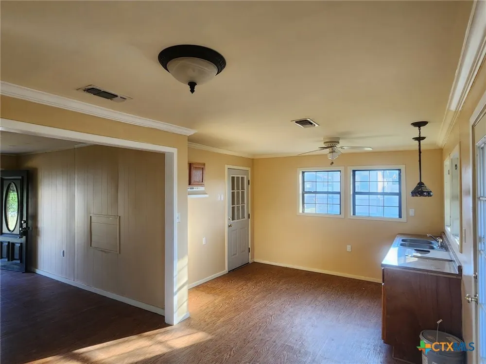 107 E Saint Mary Street Runge, TX 78151