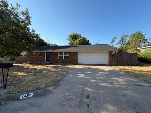 1437 W Ball Street