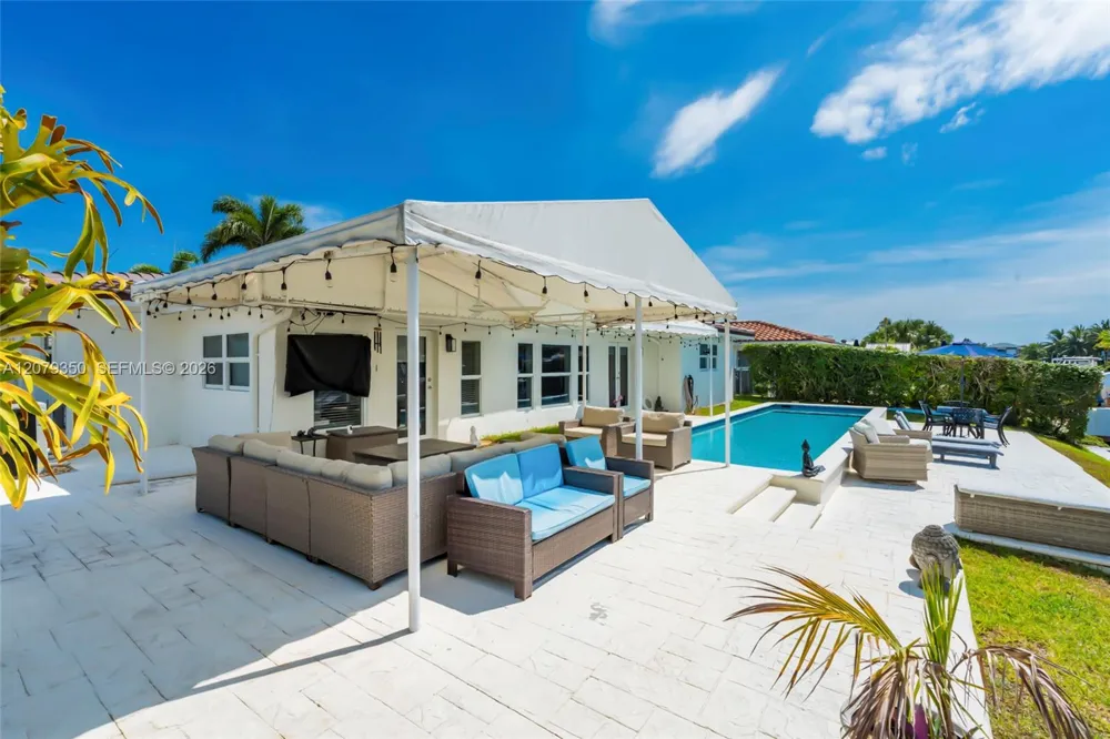 1440 SE 14th Dr Deerfield Beach, FL 33441