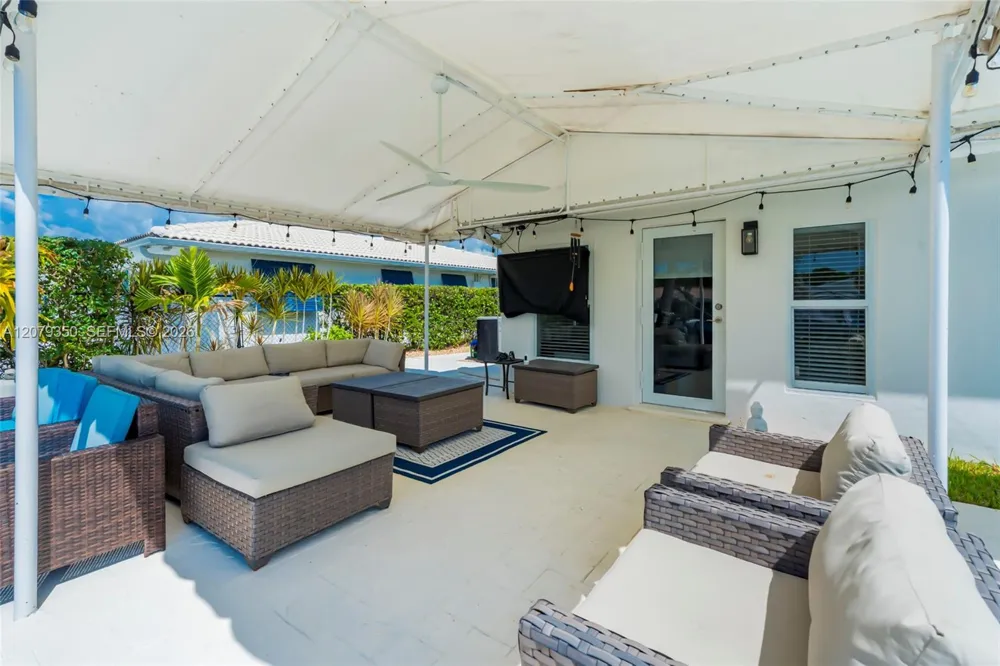 1440 SE 14th Dr Deerfield Beach, FL 33441