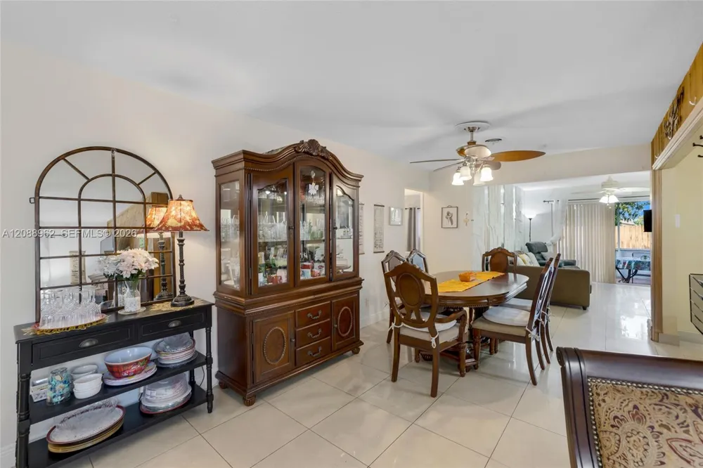 304 SW 68th Ave Pembroke Pines, FL 33023