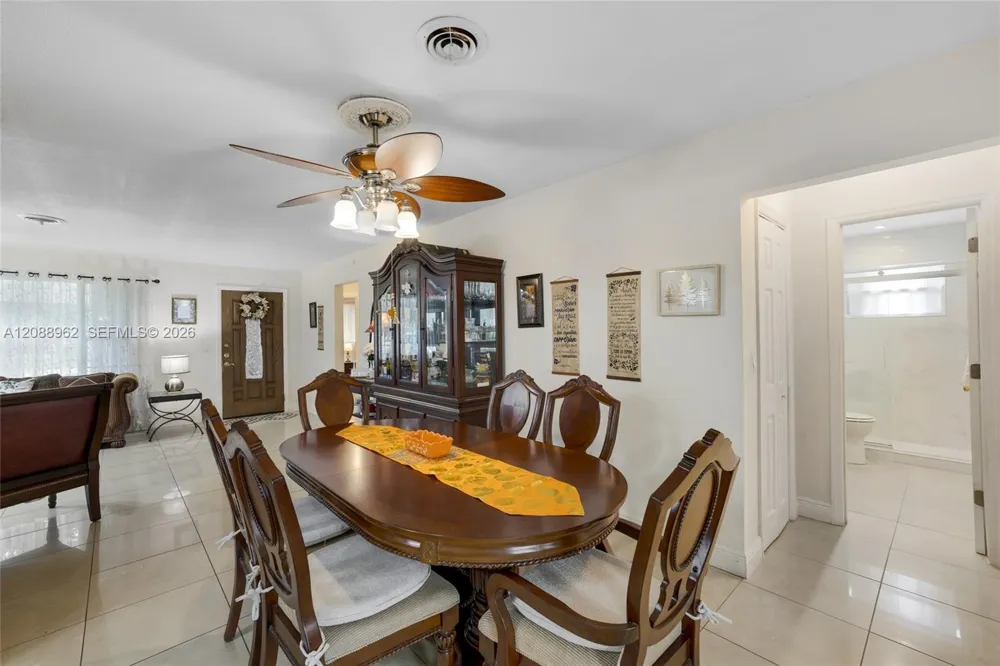 304 SW 68th Ave Pembroke Pines, FL 33023