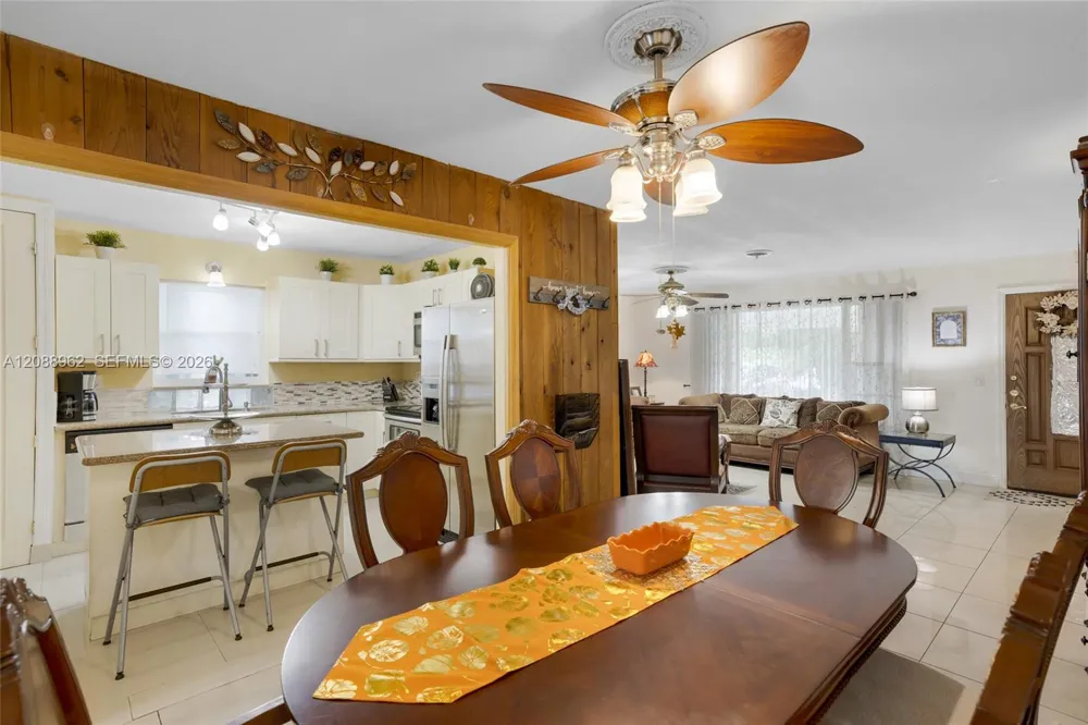 304 SW 68th Ave Pembroke Pines, FL 33023