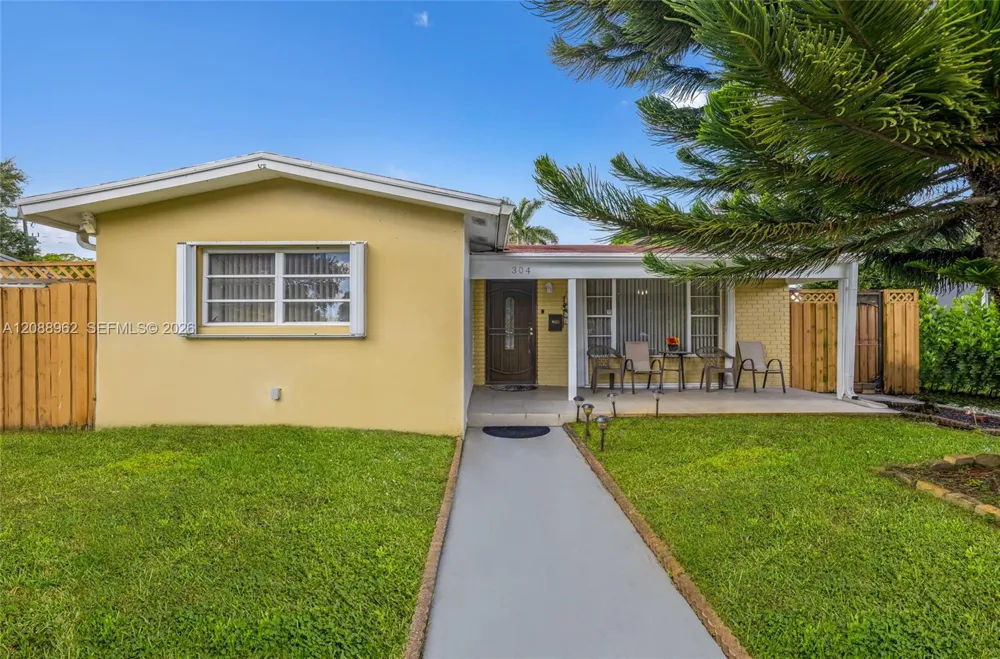 304 SW 68th Ave Pembroke Pines, FL 33023