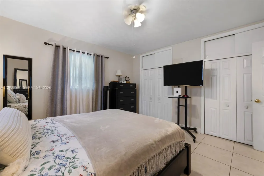 304 SW 68th Ave Pembroke Pines, FL 33023