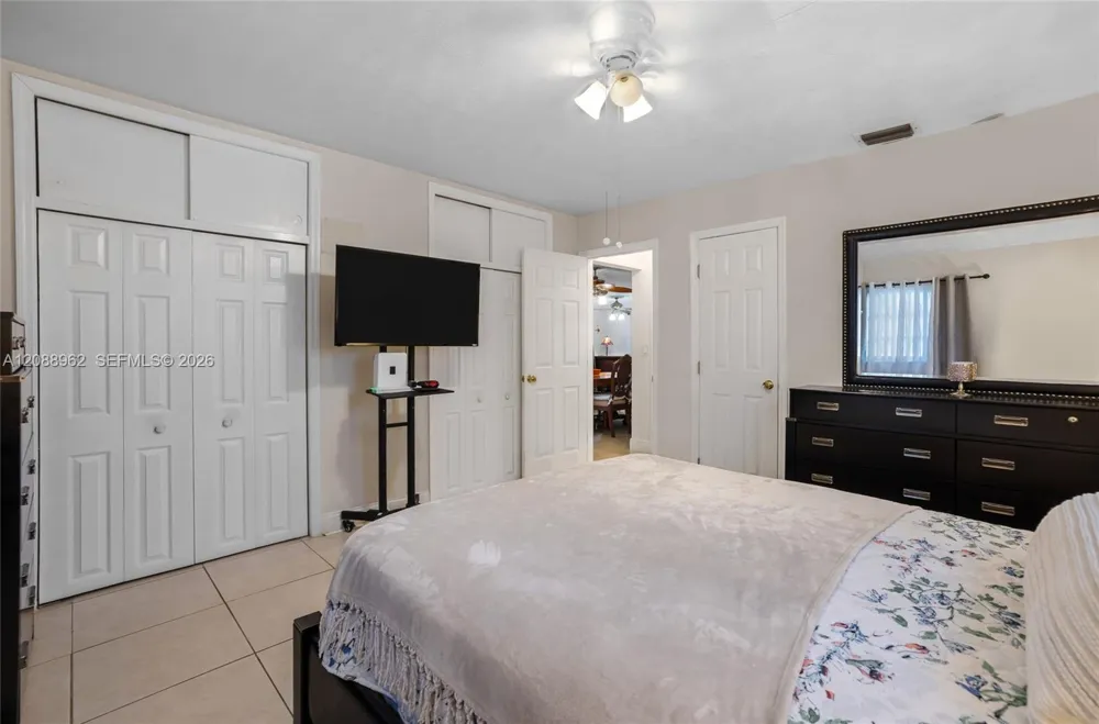 304 SW 68th Ave Pembroke Pines, FL 33023