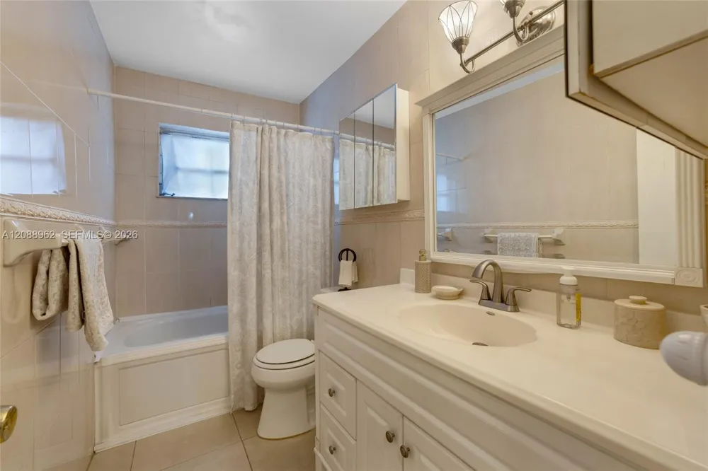 304 SW 68th Ave Pembroke Pines, FL 33023