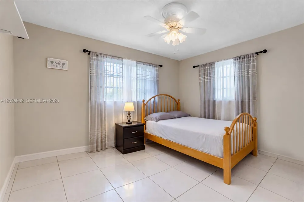 304 SW 68th Ave Pembroke Pines, FL 33023