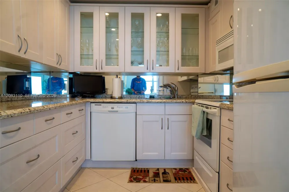 1980 S Ocean Dr #7F Hallandale Beach, FL 33009