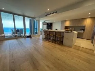 6767 Collins Ave #2206 Miami Beach, FL 33141