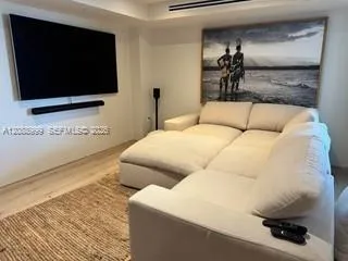 6767 Collins Ave #2206 Miami Beach, FL 33141