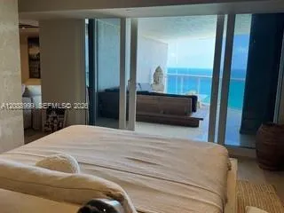 6767 Collins Ave #2206 Miami Beach, FL 33141