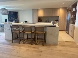 6767 Collins Ave #2206 Miami Beach, FL 33141