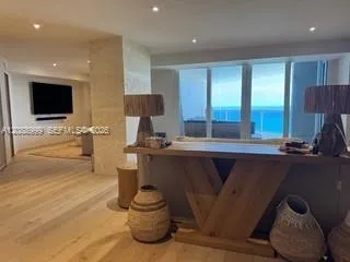 6767 Collins Ave #2206 Miami Beach, FL 33141