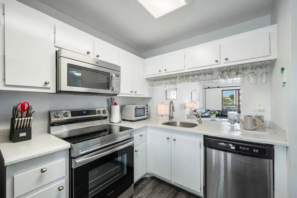 2764 NW 104TH AVENUE #202 Sunrise, FL 33322