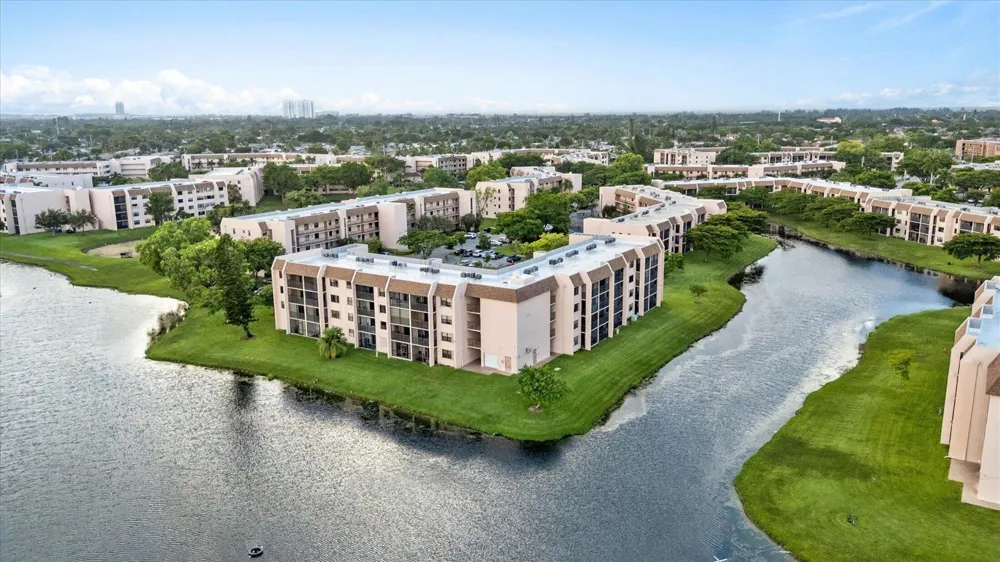 2764 NW 104TH AVENUE #202 Sunrise, FL 33322