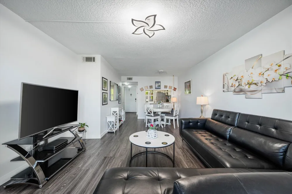 2764 NW 104TH AVENUE #202 Sunrise, FL 33322