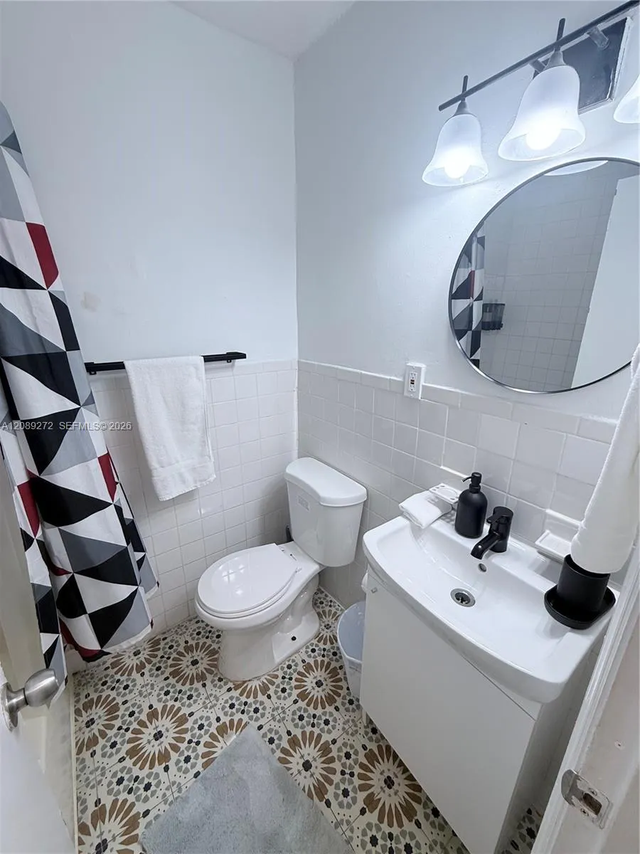 3801 Indian Creek Dr #105 Miami Beach, FL 33140