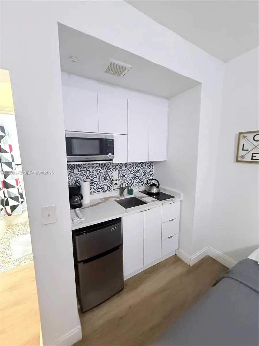 3801 Indian Creek Dr #105 Miami Beach, FL 33140