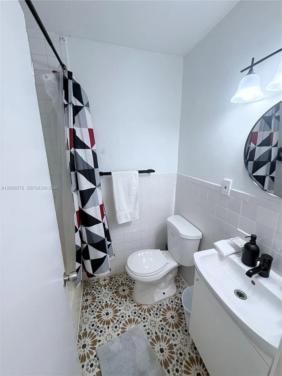3801 Indian Creek Dr #105 Miami Beach, FL 33140