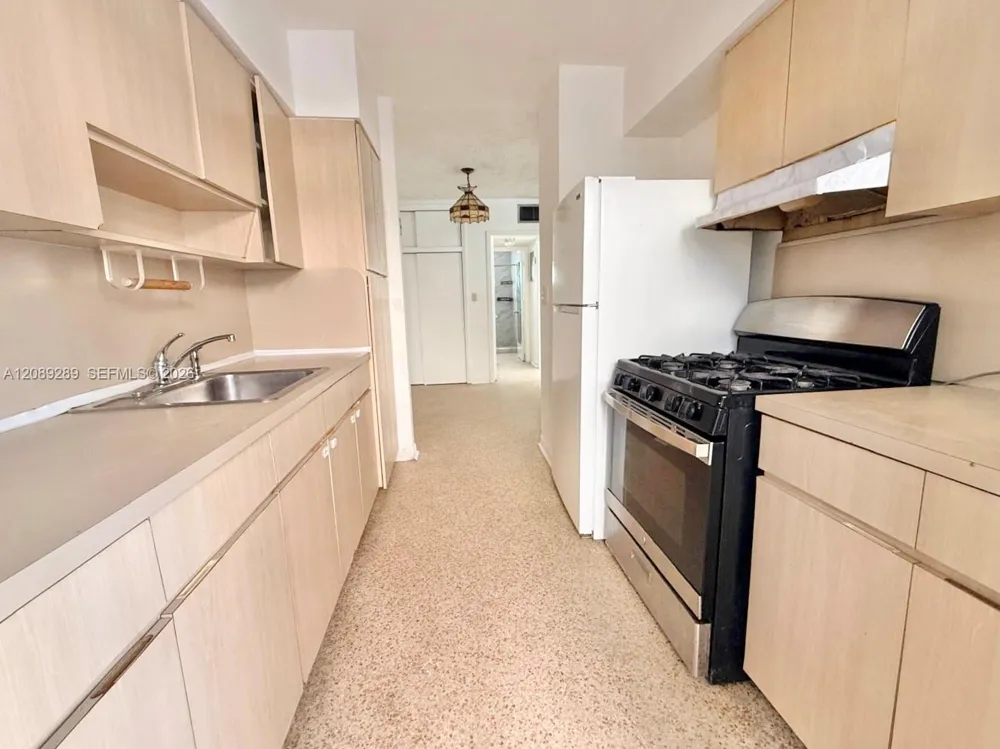 609 Lenox Ave #1 Miami Beach, FL 33139