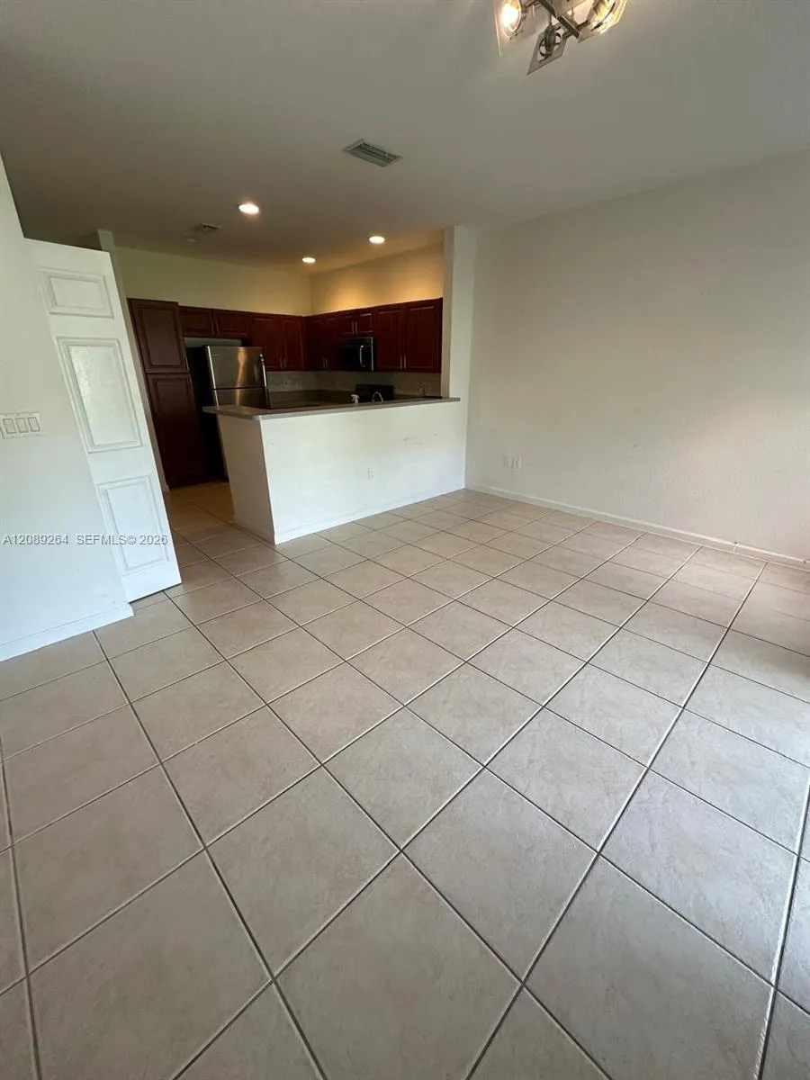 3021 NW 30th Ter #3021 Oakland Park, FL 33311
