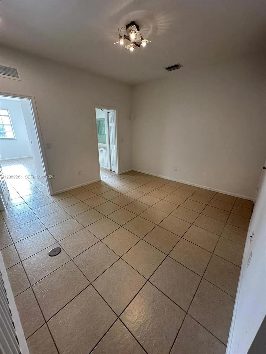 3021 NW 30th Ter #3021 Oakland Park, FL 33311