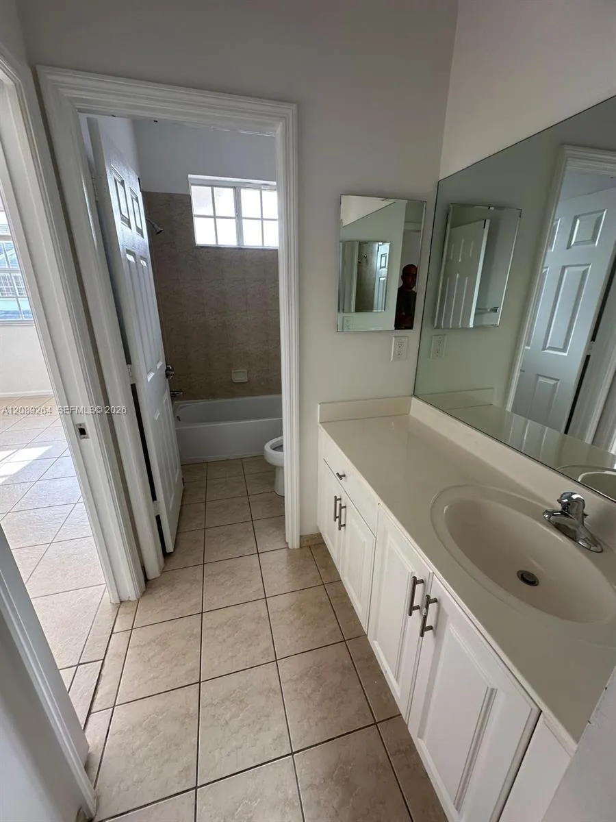 3021 NW 30th Ter #3021 Oakland Park, FL 33311