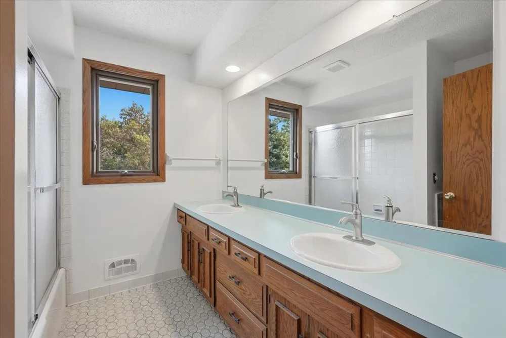 454 Oday Street S Maplewood, MN 55119