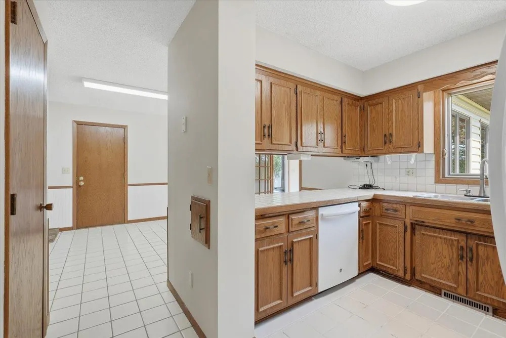 454 Oday Street S Maplewood, MN 55119