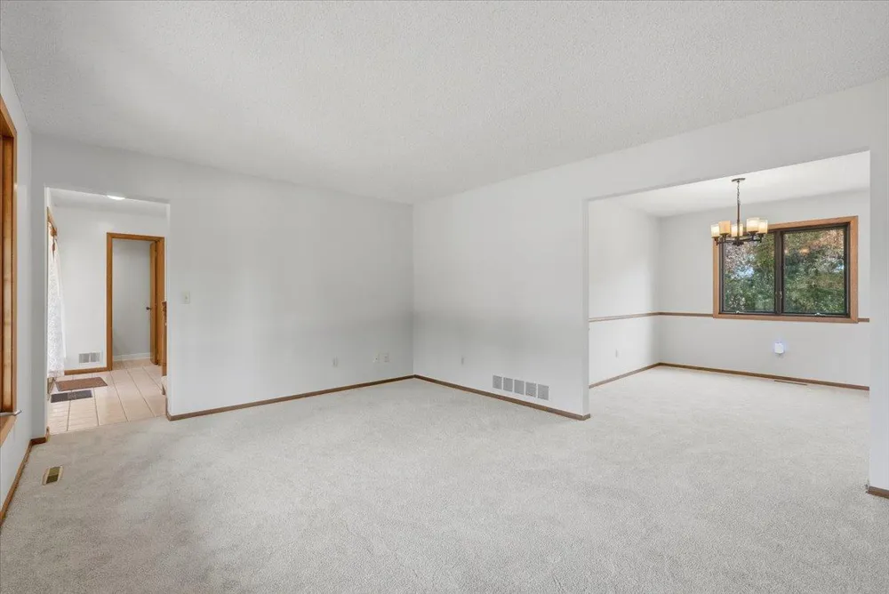 454 Oday Street S Maplewood, MN 55119