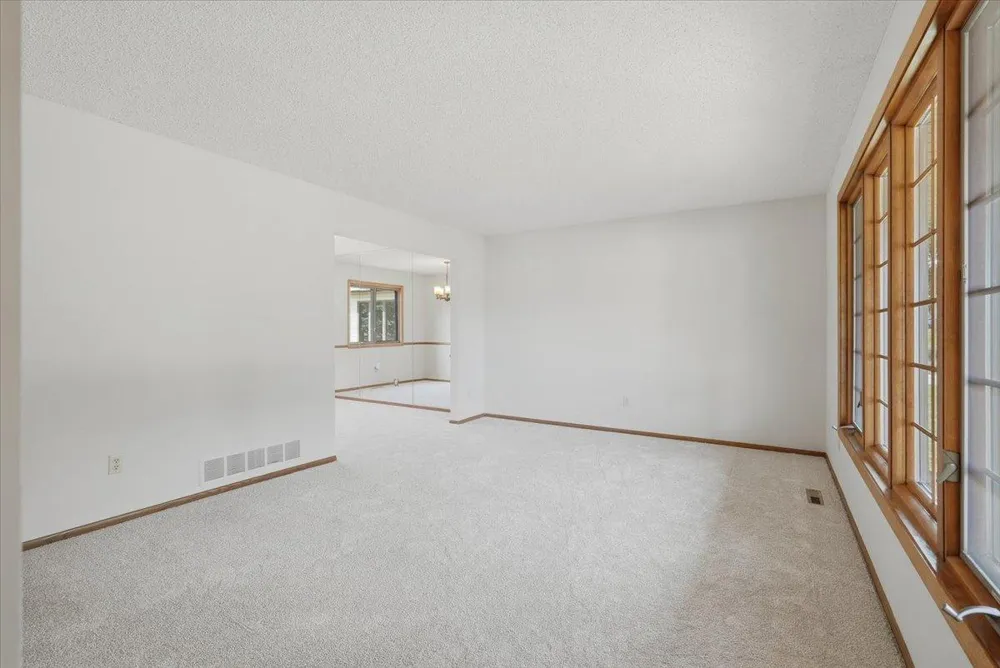 454 Oday Street S Maplewood, MN 55119