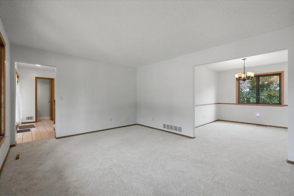 454 Oday Street S Maplewood, MN 55119