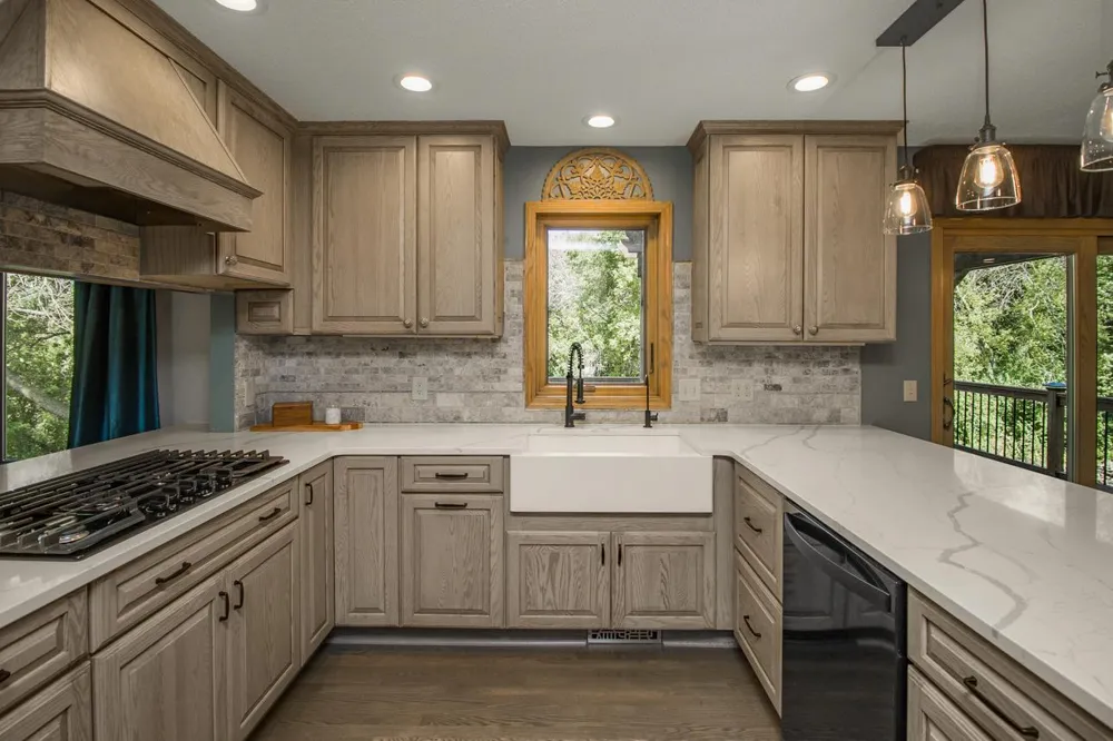 8610 Valley View Court Chanhassen, MN 55317