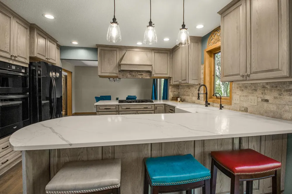8610 Valley View Court Chanhassen, MN 55317