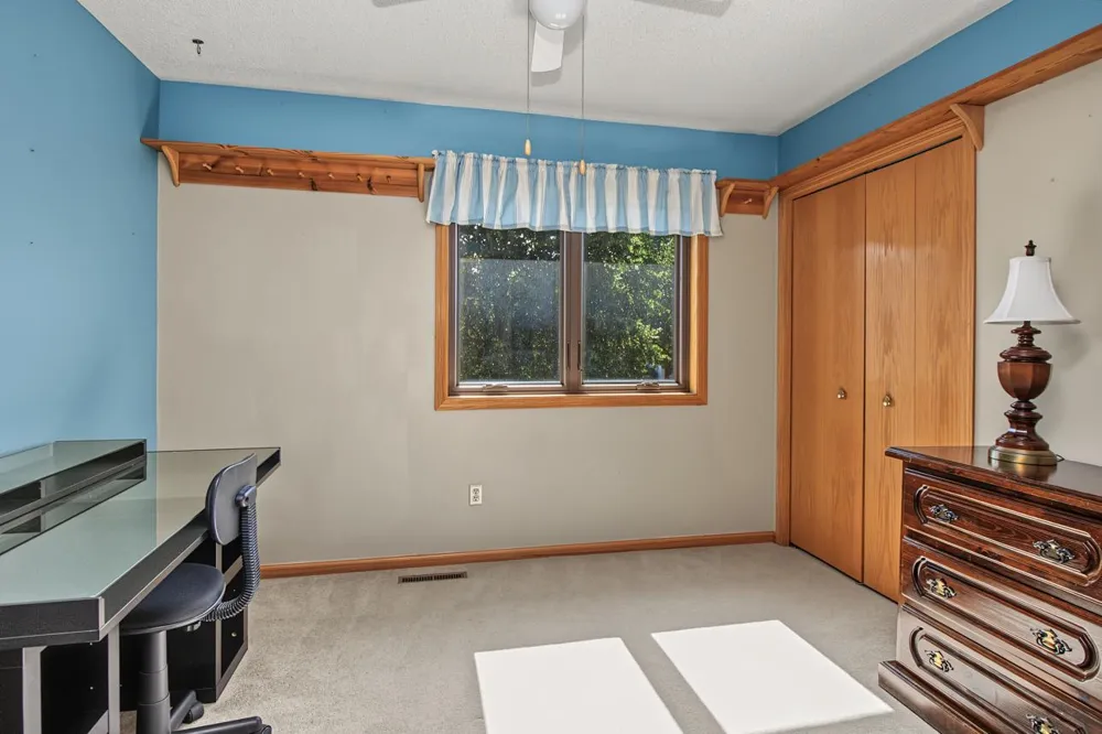 8610 Valley View Court Chanhassen, MN 55317