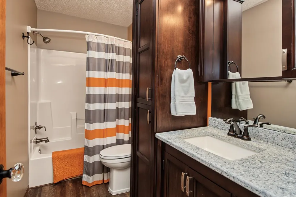 8610 Valley View Court Chanhassen, MN 55317