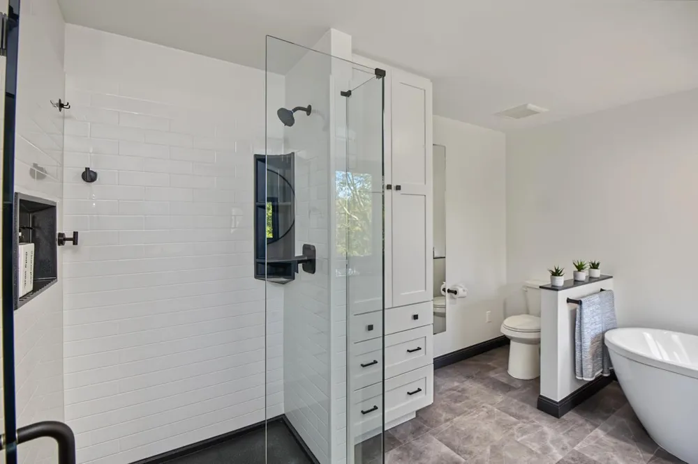8610 Valley View Court Chanhassen, MN 55317