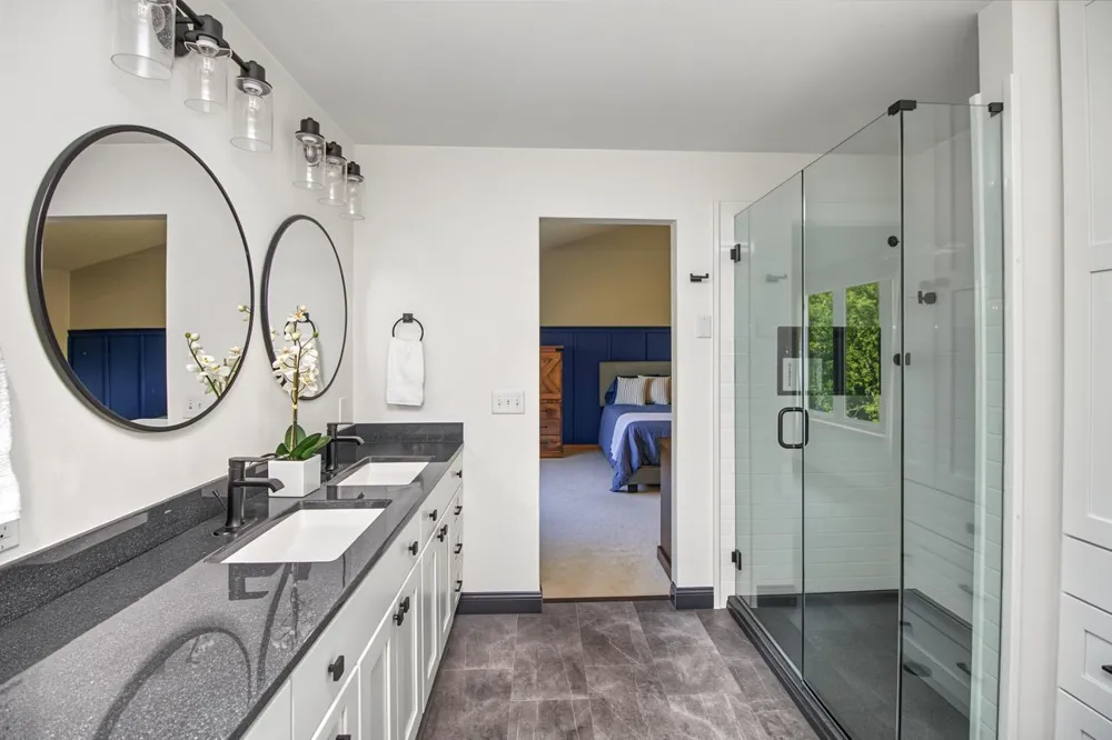 8610 Valley View Court Chanhassen, MN 55317