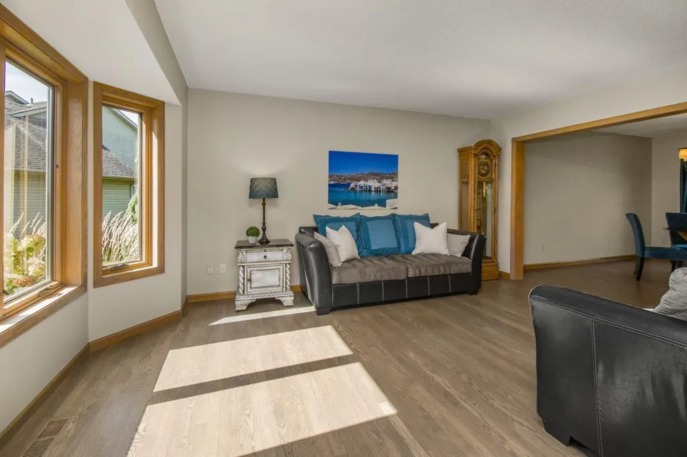 8610 Valley View Court Chanhassen, MN 55317