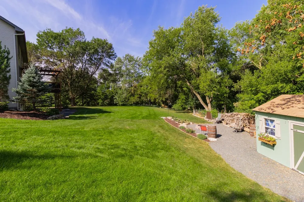 8610 Valley View Court Chanhassen, MN 55317