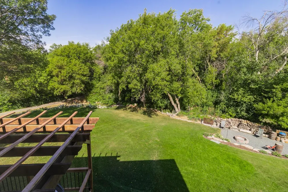 8610 Valley View Court Chanhassen, MN 55317