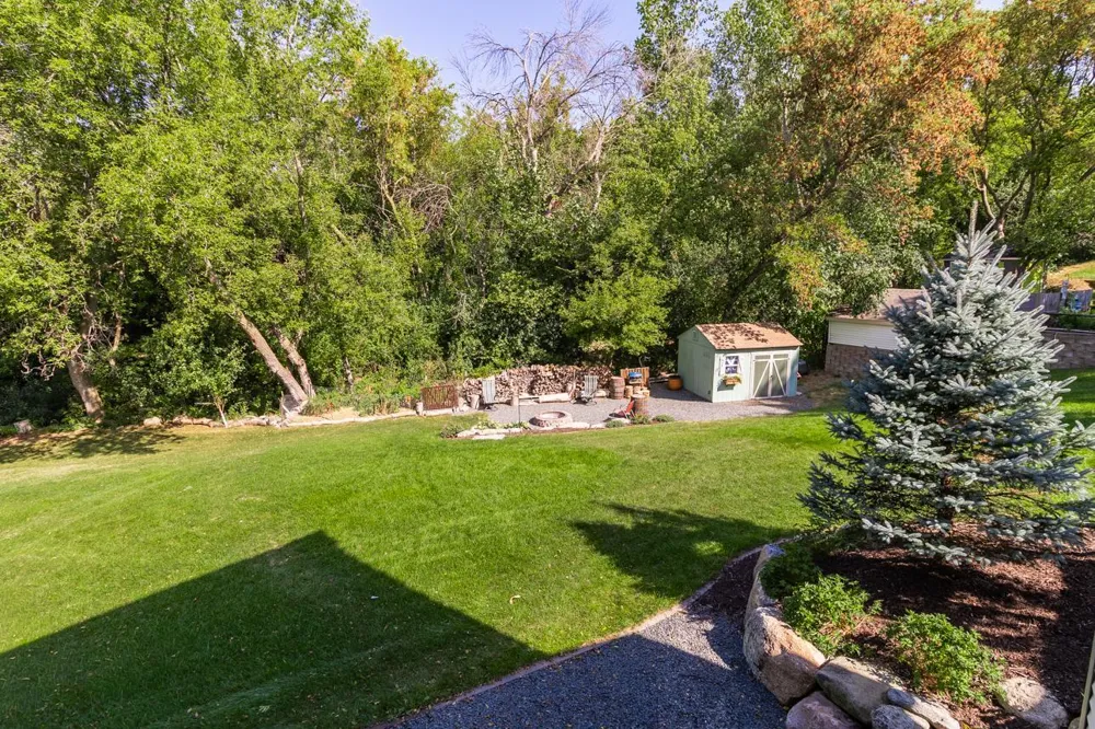 8610 Valley View Court Chanhassen, MN 55317