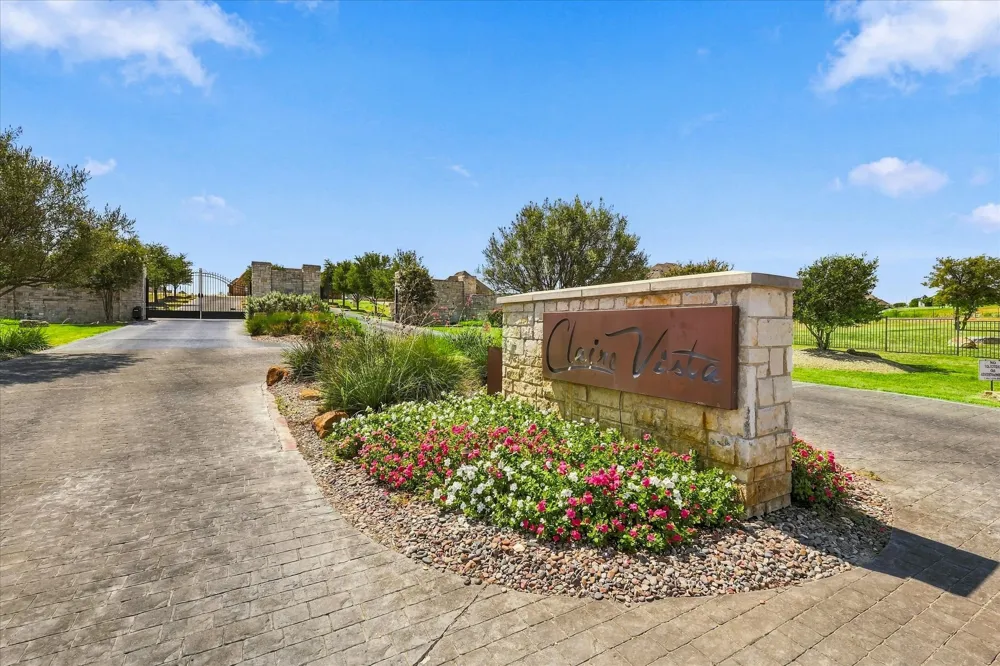 196 Bearclaw Circle Aledo, TX 76008