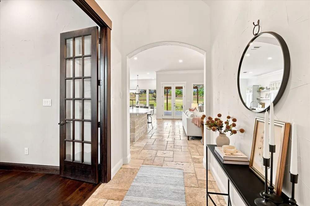 196 Bearclaw Circle Aledo, TX 76008